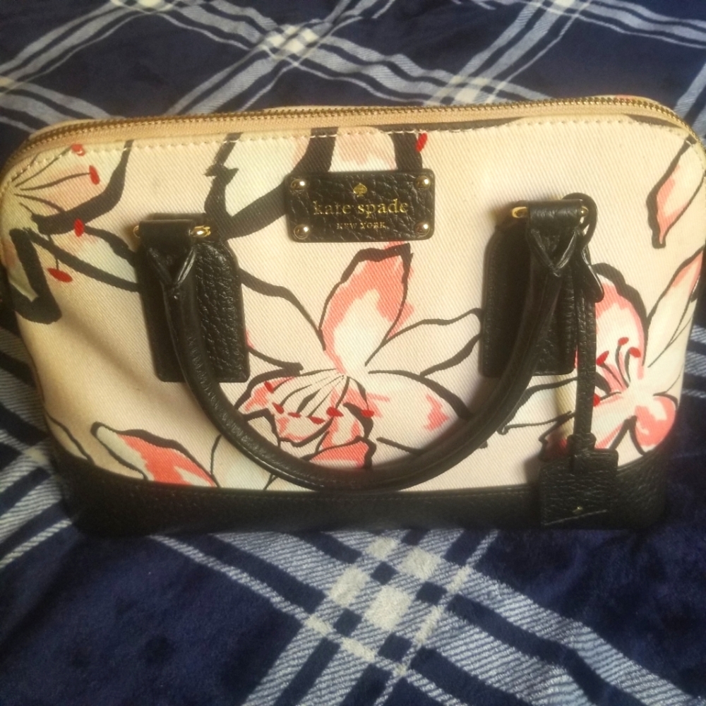 100 % Authentic Kate Spade handbag